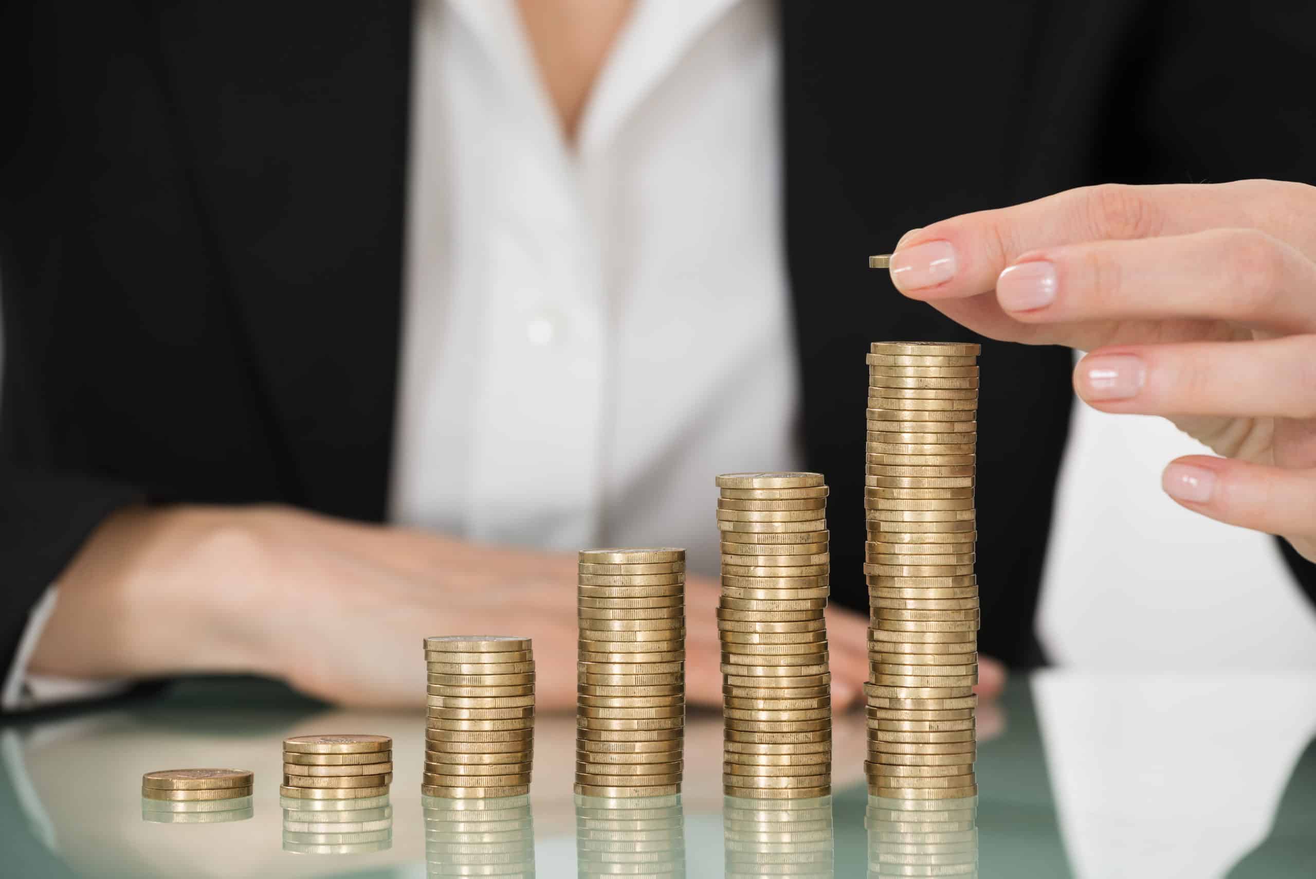 Employers set to award record pay rises in 2022